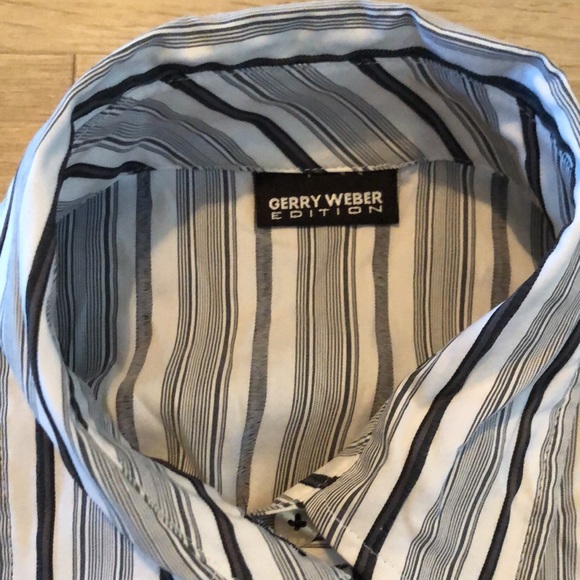 Gray striped size 6 Gerry Weber button down - Picture 3 of 6